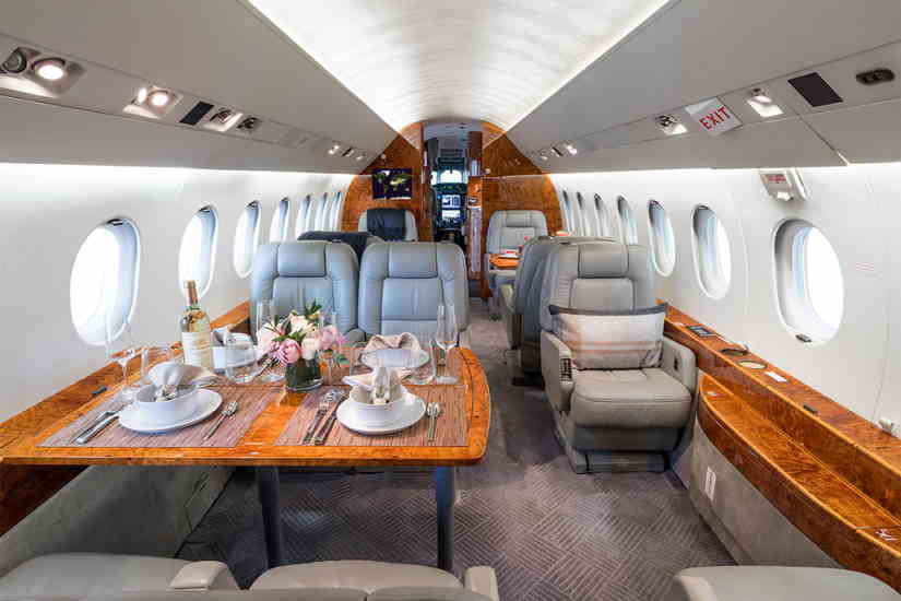 Dassault Falcon 2000 LX cabin