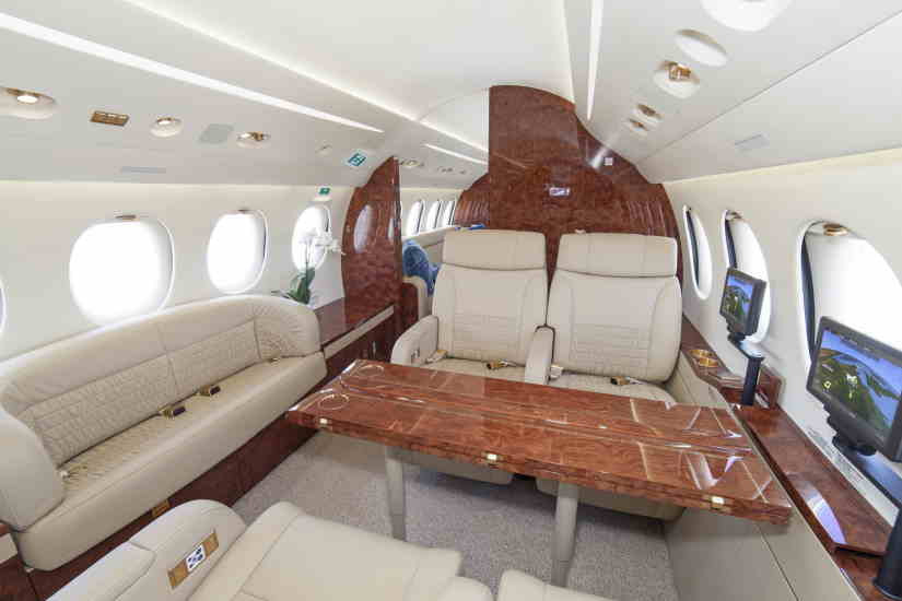 private jet Dassault Falcon 8X