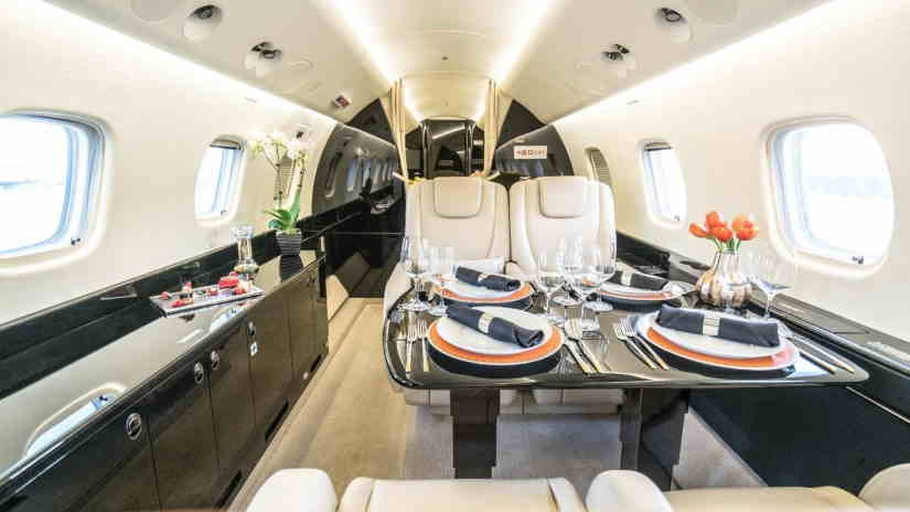 Embraer ERJ-135BJ Legacy cabin