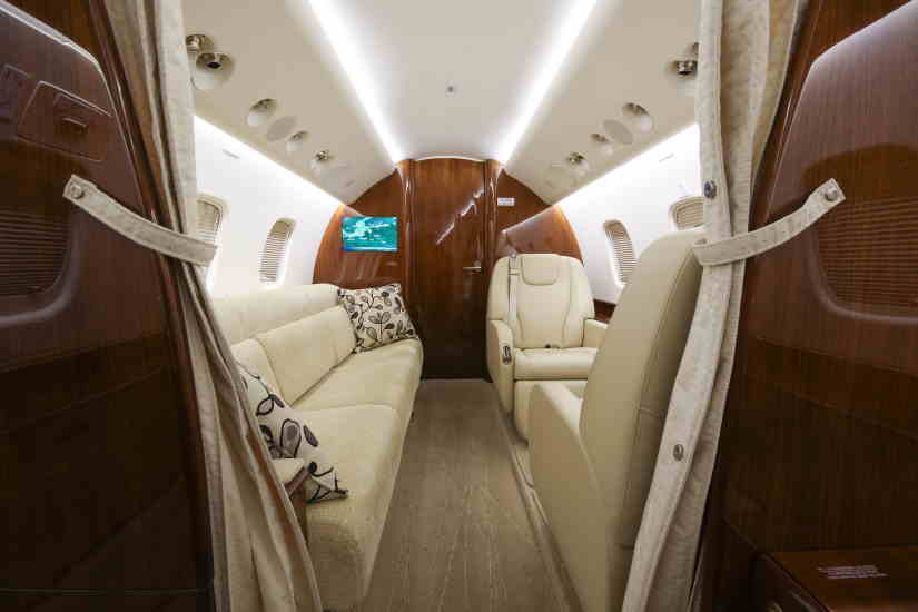 Embraer Legacy 650 business jet