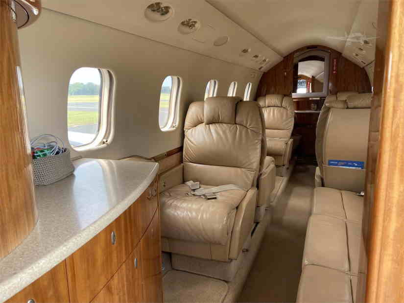 Gulfstream G100 business jet