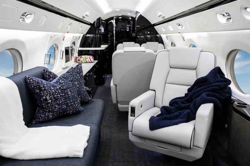 Gulfstream G400 business jet