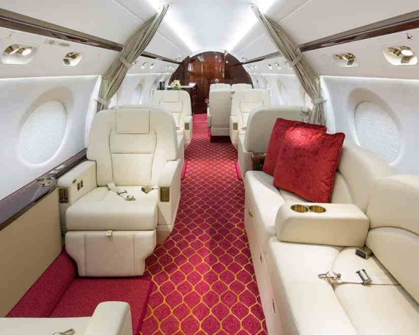 Gulfstream G450 business jet