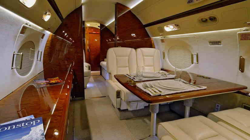 Gulfstream G550 business jet