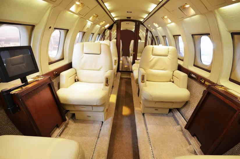 Beechcraft Hawker 800B cabin