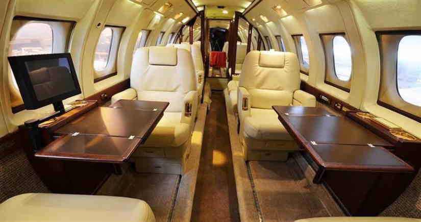 Beechcraft Hawker 800B business jet