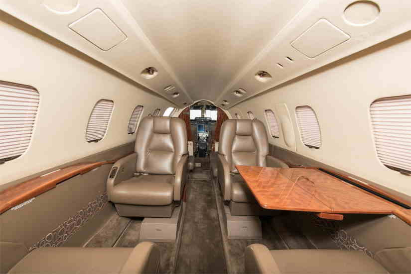 Piaggio Avanti P180 II cabin