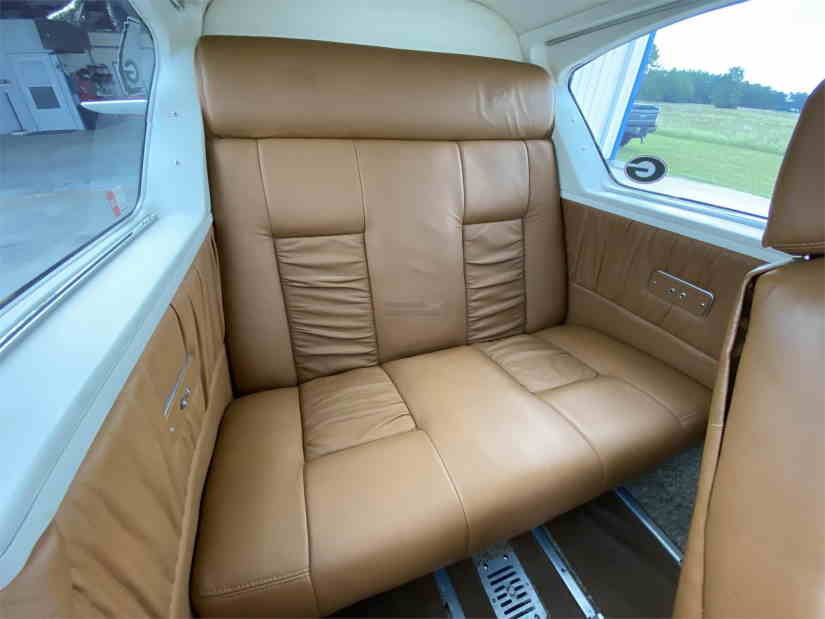 Piper Aztec business jet