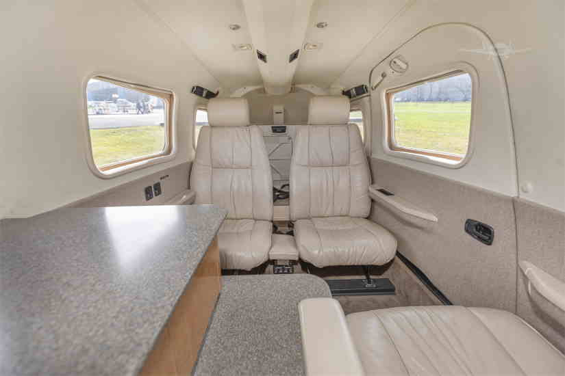Piper PA34 Seneca cabin