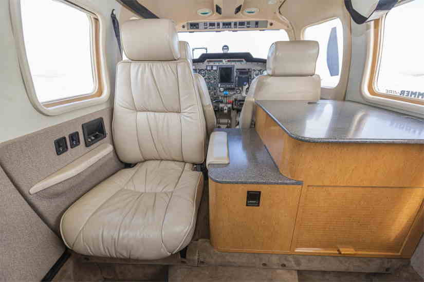 Piper PA34 Seneca business jet
