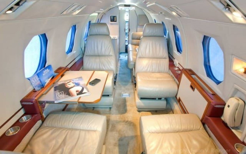 Mitsubishi MU-300 cabin