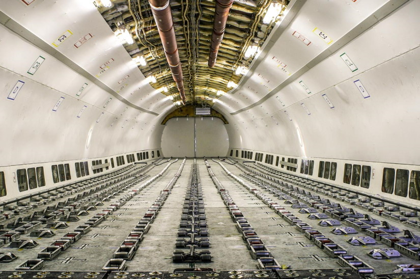 Airbus A310-300F cabin