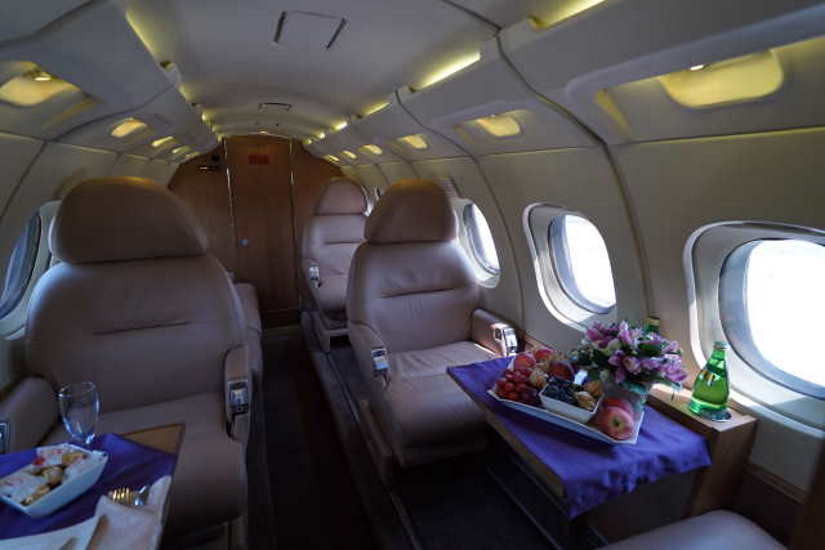 Beechcraft Hawker 700 business jet