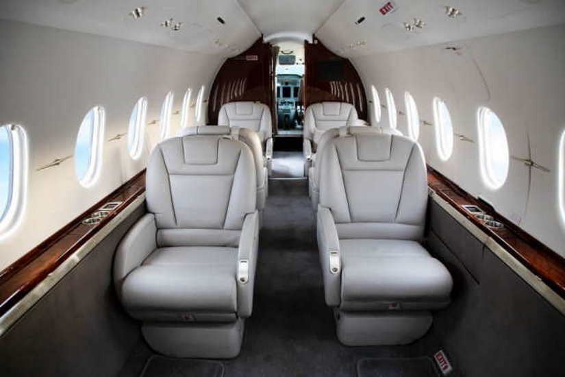 Beechcraft Hawker 4000 cabin
