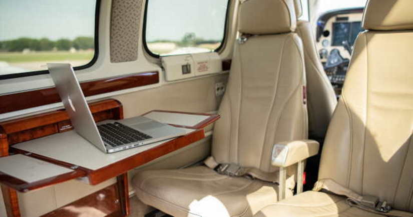 Beechcraft Baron 58 cabin