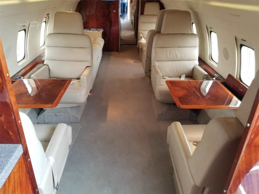 Bombardier Challenger 600 cabin