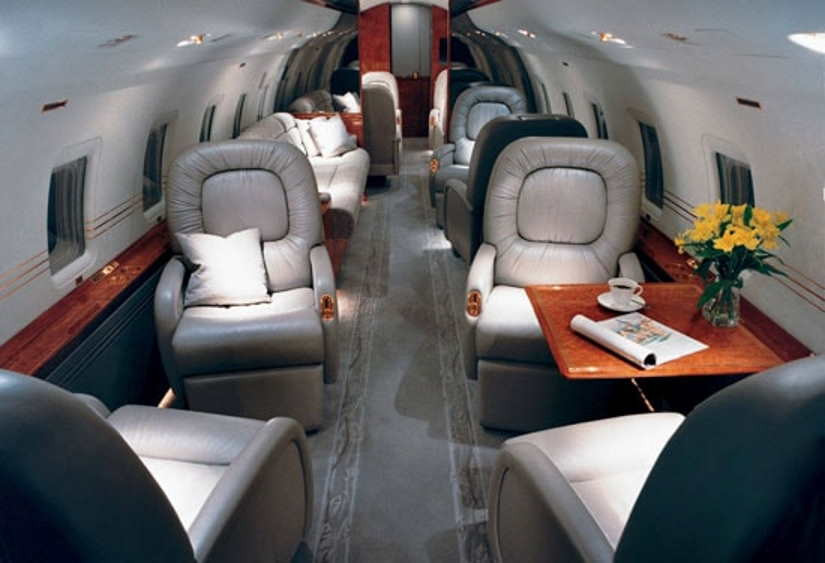 Bombardier Challenger 800 cabin